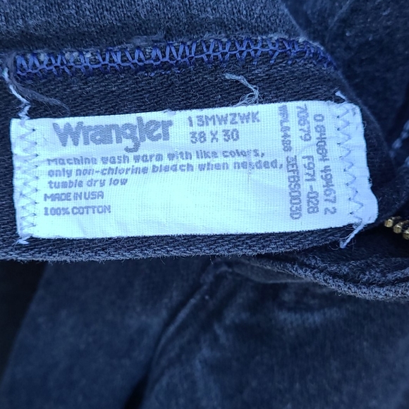 Men's Black Wrangler Jeans  Size 38x30 - Picture 5 of 9